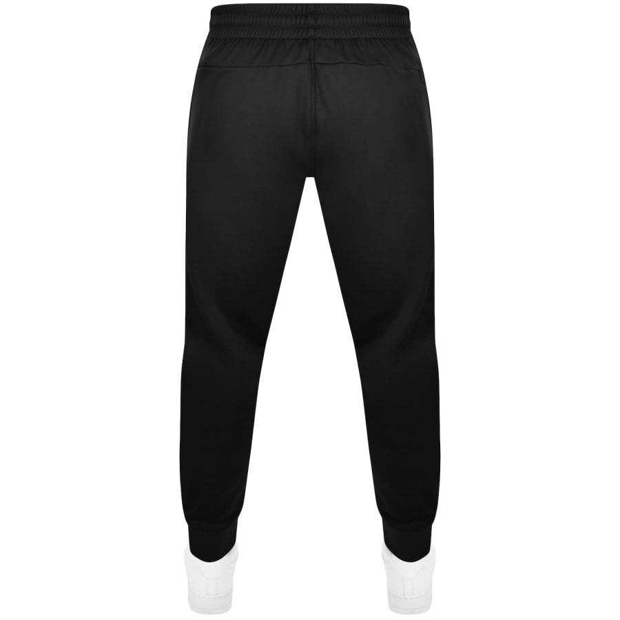 Black joggers under armour 2025